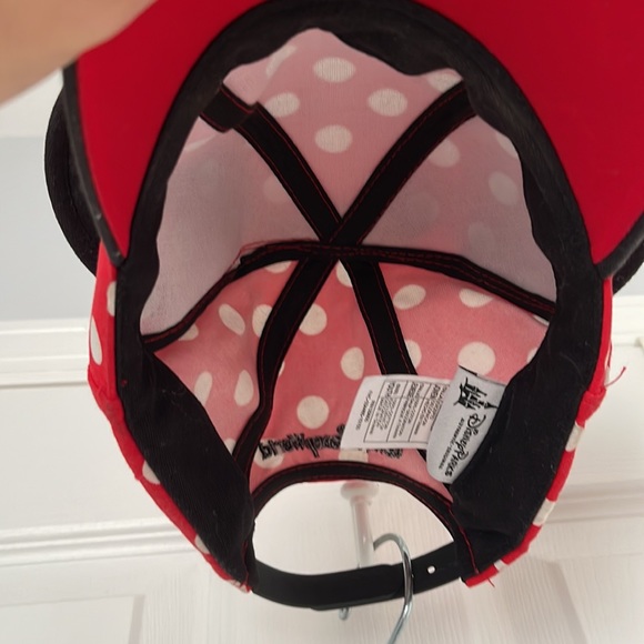 Minnie Mouse Hat - Picture 2 of 4